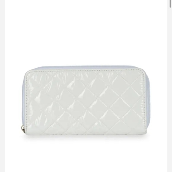 CASH BLANC WHITE QUILTED RETIRED - Picture 1 of 4